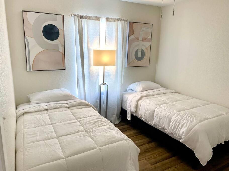 Contemporary 2-Bedroom Rental Unit Eagle Pass Eksteriør bilde