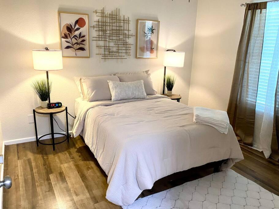 Contemporary 2-Bedroom Rental Unit Eagle Pass Eksteriør bilde